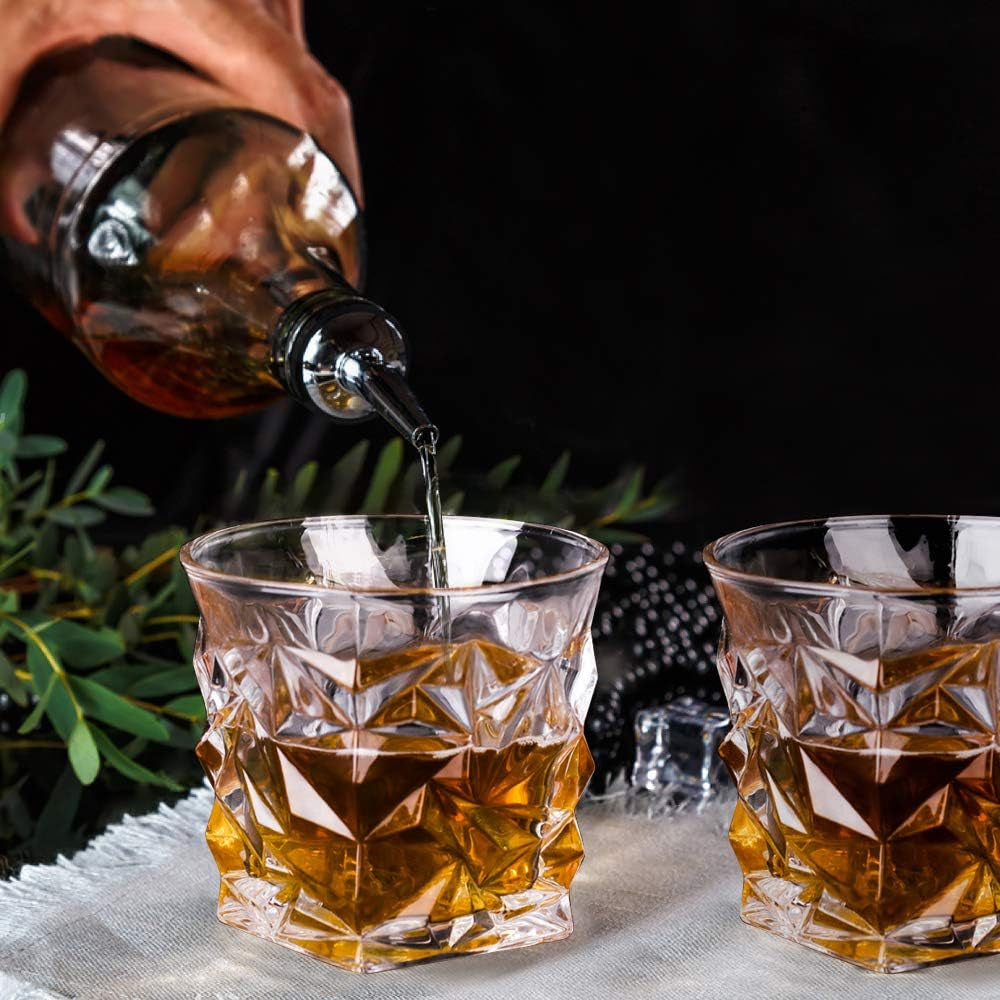 Gizmo - Whiskey Glasses Set with 8 Reusable Whiskey Stones